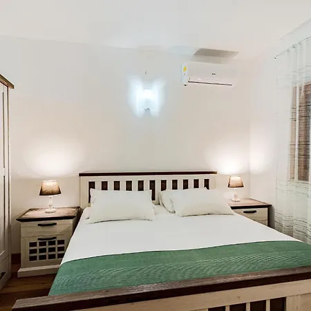 Appartement Stunning In Kneze With House Sea View Pupnat