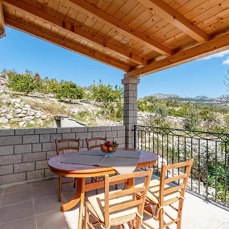 Apartamento 1 Bedroom Cozy In Kneze