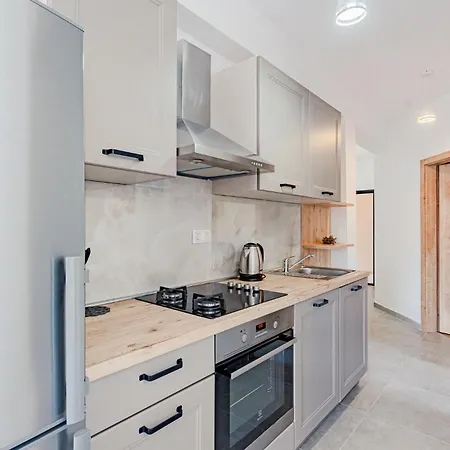 1 Bedroom Cozy In Kneze *