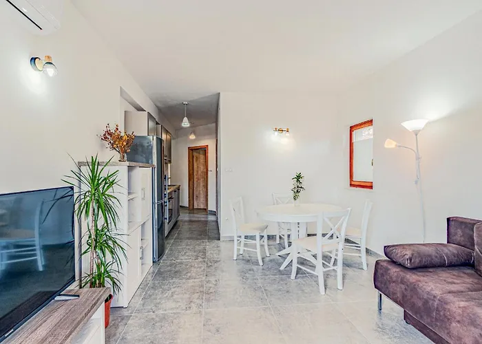 公寓 1 Bedroom Cozy In Kneze Pupnat